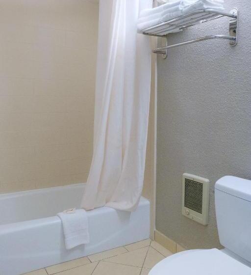 标准间, Red Carpet Inn Washington Dc