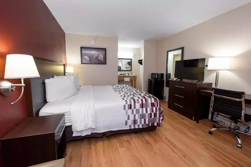 キングサイズベッドのデラックスルーム, Red Roof Inn Knoxville North  Merchants Drive