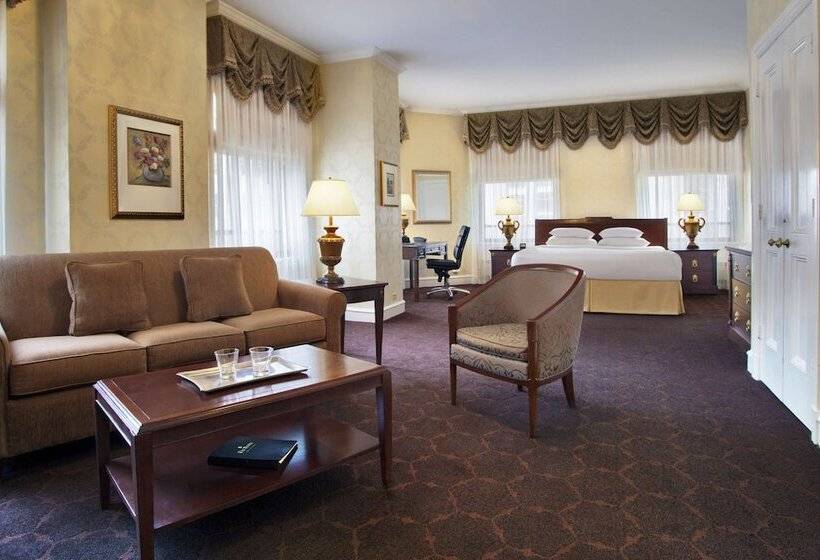 اتاق خانوادگی, The Drake