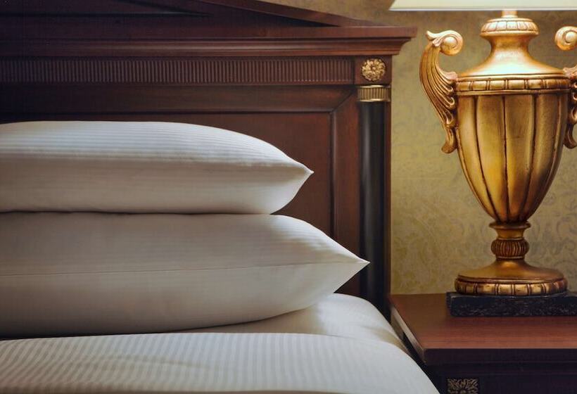 اتاق استاندارد, The Drake