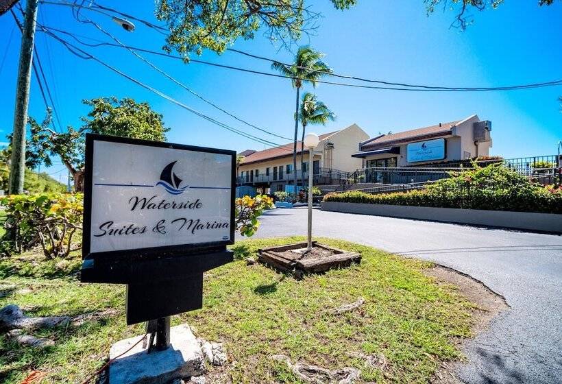 Люкс Повышенной Комфортности, Waterside Suites & Marina