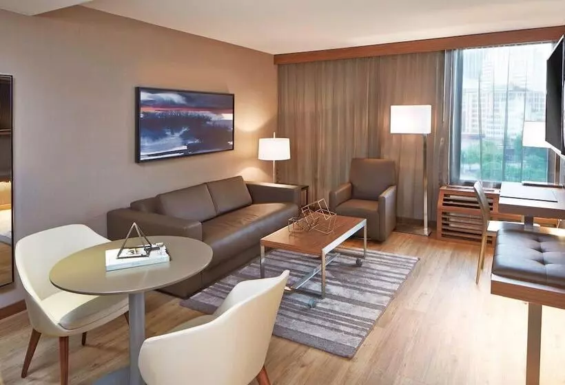 سوئیت برای معلولان, Ac Hotel Atlanta Downtown