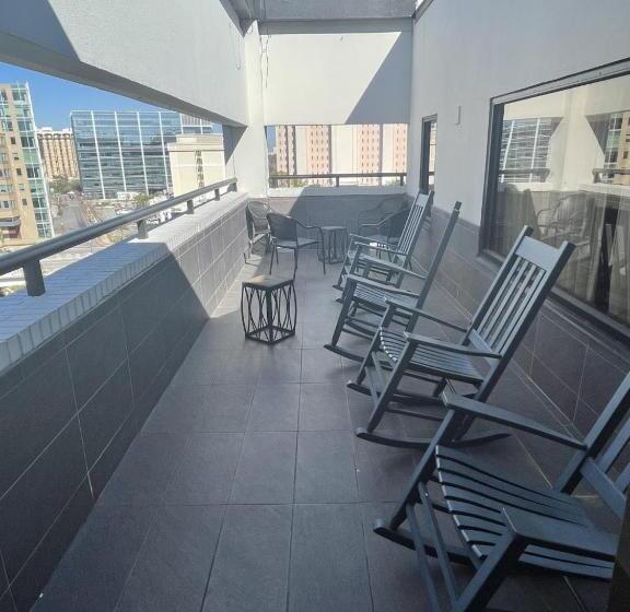 스위트 킹사이즈 침대, Comfort Inn Downtown Charleston