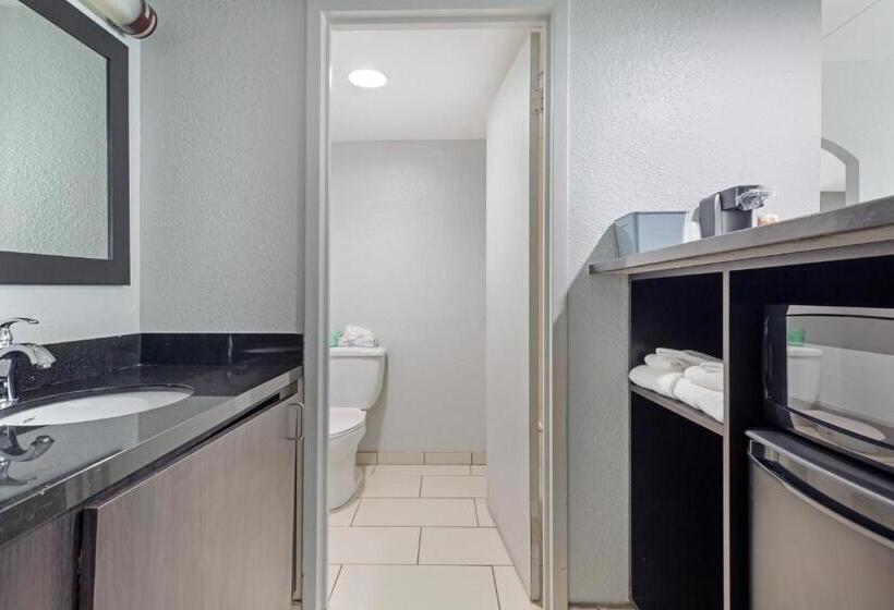 スイート, Clarion Hotel & Suites Bwi Airport North