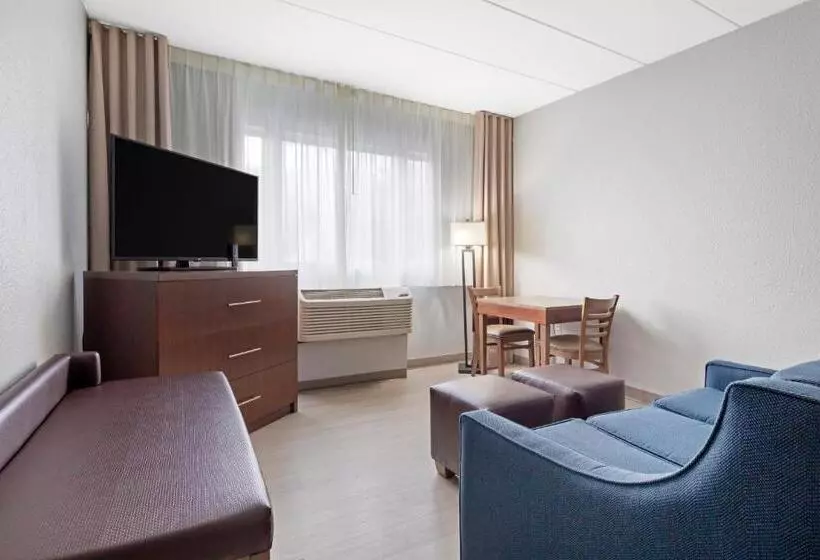 スイート, Clarion Hotel & Suites Bwi Airport North