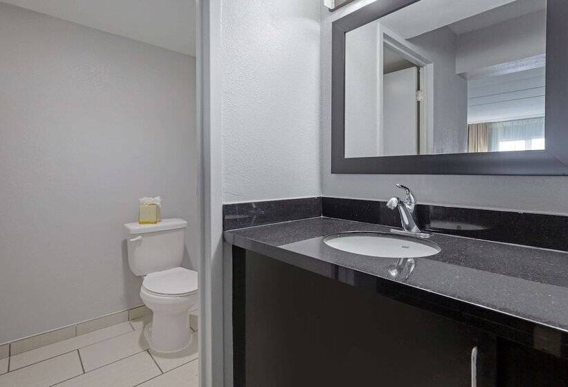 スイート, Clarion Hotel & Suites Bwi Airport North