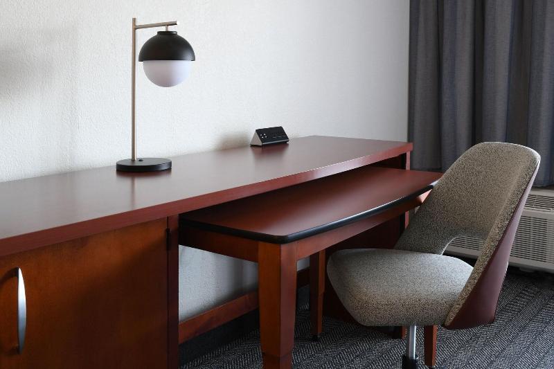 Стандартный Номер Кровать Кинг, Courtyard Dallas Las Colinas