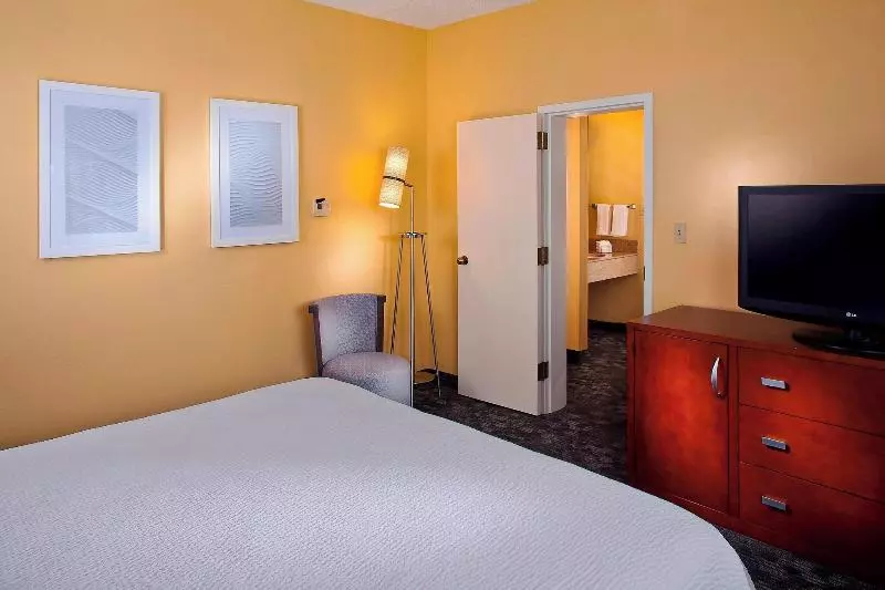 سوئیت با تخت بزرگ, Courtyard By Marriott Huntsville University Drive