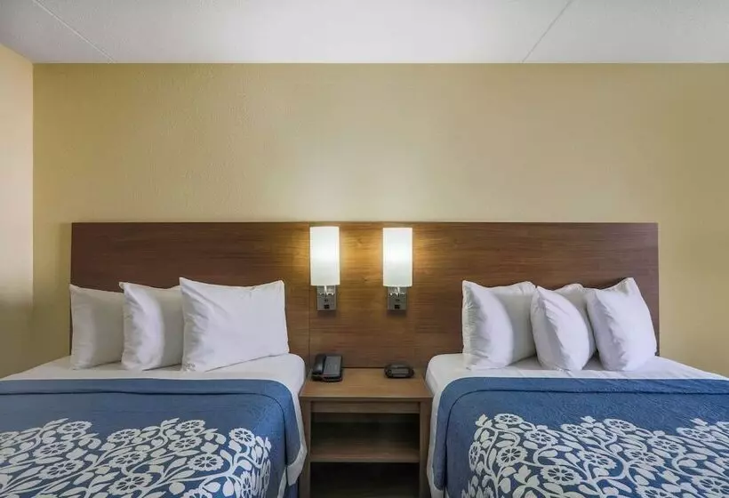 ２ダブルベッドのスタンダードルーム, Days Inn By Wyndham Newark Wilmington