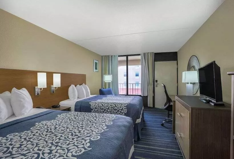２ダブルベッドのスタンダードルーム, Days Inn By Wyndham Newark Wilmington