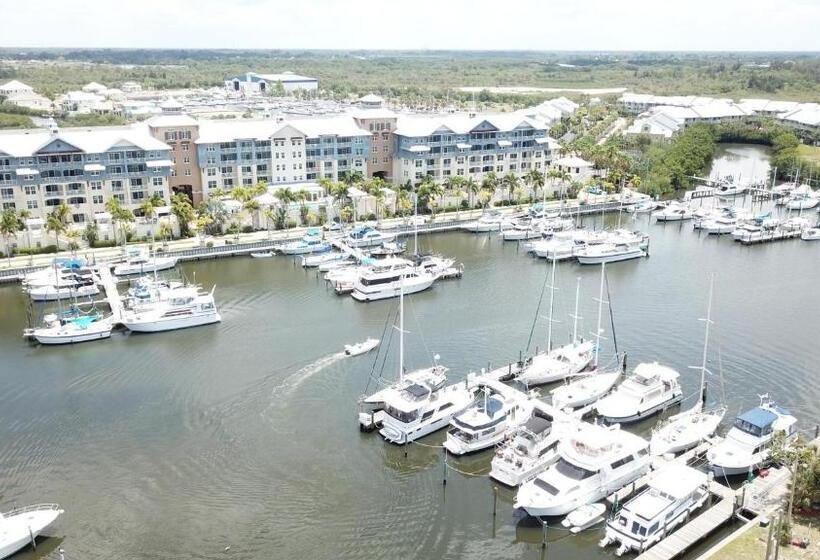 إستديو قياسى مطل على حمام السباحة, Tampa Bay, Beach Step Away, Wifi, Free Parking,pools, Jacuzzi