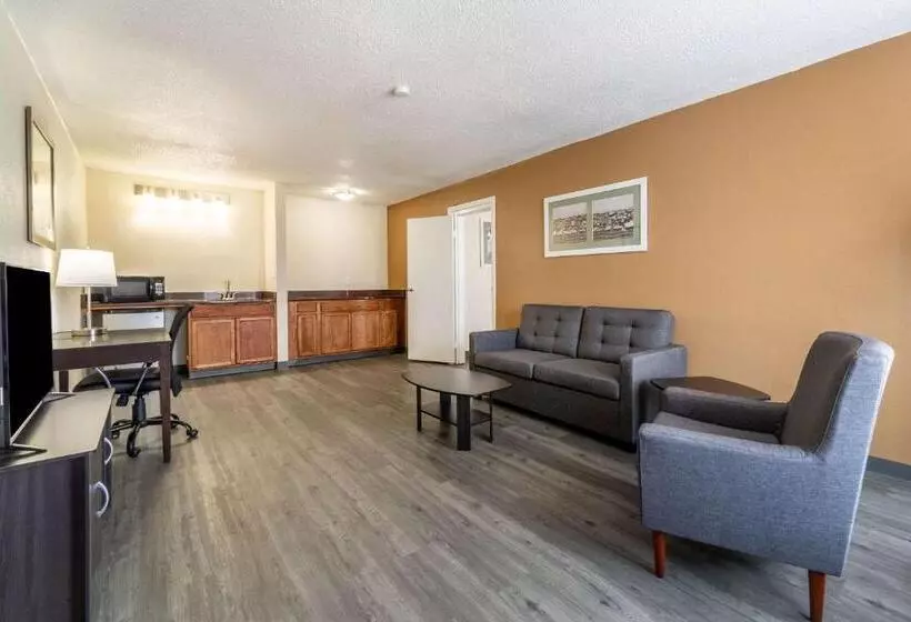 Sviitti King-vuode, Quality Inn & Suites Vandalia Near I70 And Hwy 51