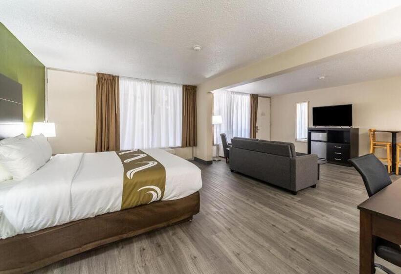 Люкс Кровать Кинг, Quality Inn & Suites Vandalia Near I70 And Hwy 51