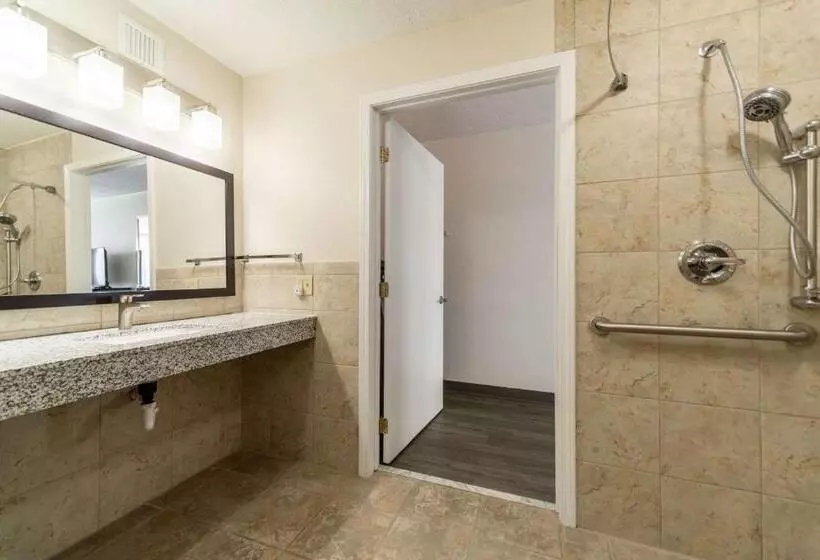 Standard-invahuone King-vuode, Quality Inn & Suites Vandalia Near I70 And Hwy 51