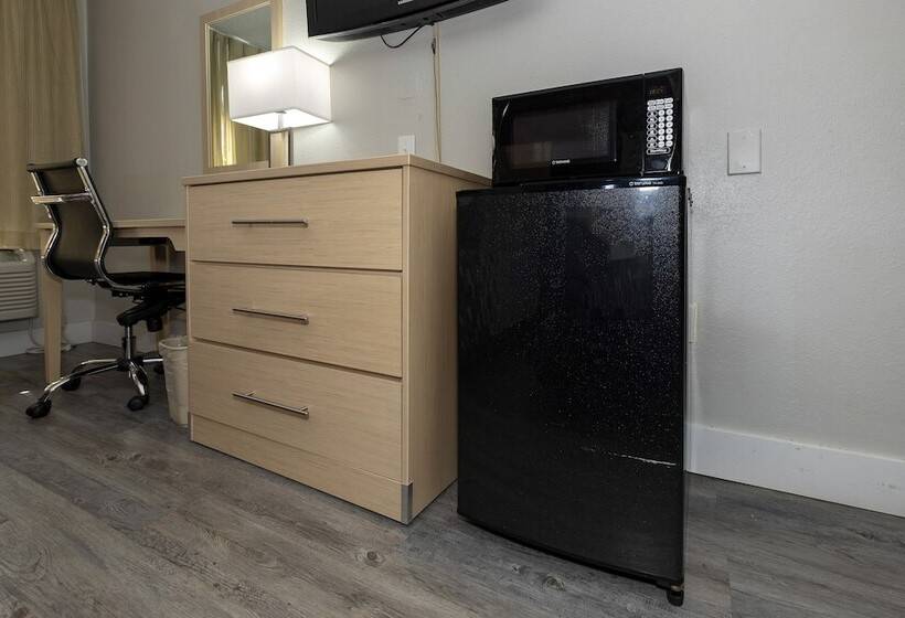 Номер Deluxe, Red Roof Inn Raleigh North Crabtree Mall Pnc Arena