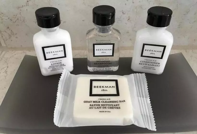 キングサイズベッドのスタンダードルーム, Versey Chicago Lincoln Park