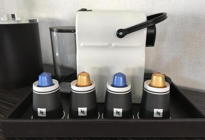 اتاق استاندارد با تخت بزرگ, Versey Chicago Lincoln Park