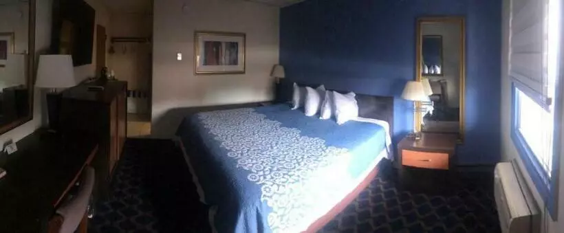 キングサイズベッドのスタンダードルーム, Aderi Hotel Near Bucknell University
