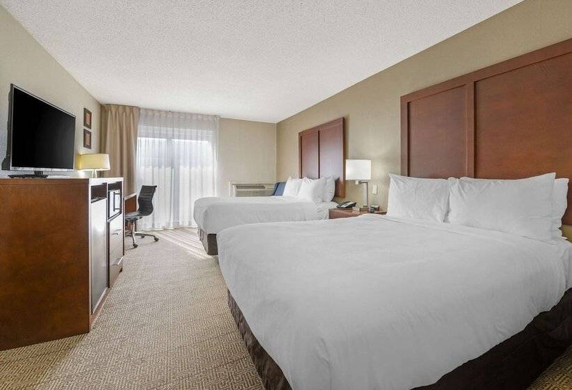 غرفه قياسيه سريرين مزدوجين, Comfort Inn & Suites North At The Pyramids