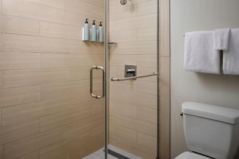 غرفة قياسية سرير كينج, Courtyard By Marriott Santa Rosa