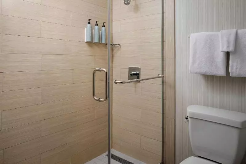 اتاق استاندارد با تخت بزرگ, Courtyard By Marriott Santa Rosa