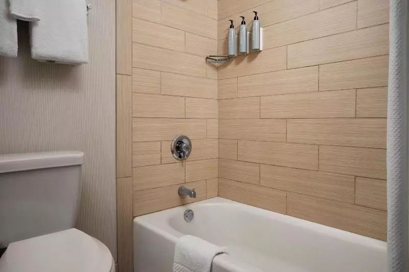 اتاق استاندارد با تخت بزرگ, Courtyard By Marriott Santa Rosa