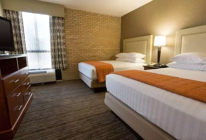 سوییت, Drury Inn & Suites Austin North