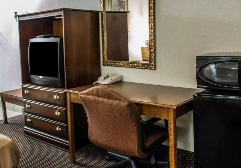 キングサイズベッドのスタンダードルーム, Econo Lodge
