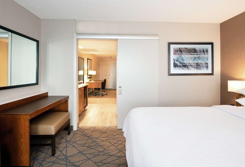 Люкс, Embassy Suites By Hilton Colorado Springs