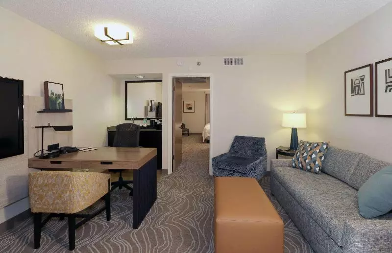 スイート, Embassy Suites By Hilton Phoenix Tempe