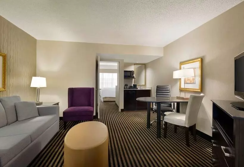 スイート, Embassy Suites By Hilton Piscataway Somerset
