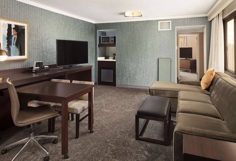 Люкс Кровать Кинг, Embassy Suites By Hilton Tysons Corner