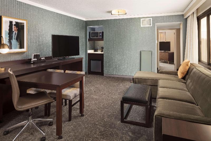 جناح سرير كينج, Embassy Suites By Hilton Tysons Corner