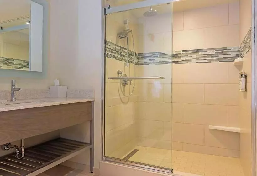キングサイズベッドのスタンダードルーム, Even Hotel Norwalk, An Ihg