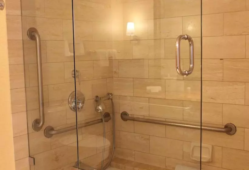 اتاق دلوکس مخصوص معلولین, Four Seasons Hotel Los Angeles At Beverly Hills