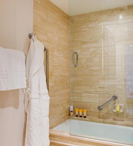 스탠다드 룸 킹사이즈 침대, Four Seasons Hotel Los Angeles At Beverly Hills
