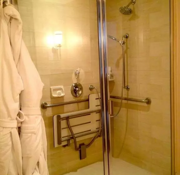 اتاق دلوکس مخصوص معلولین, Four Seasons Hotel Los Angeles At Beverly Hills