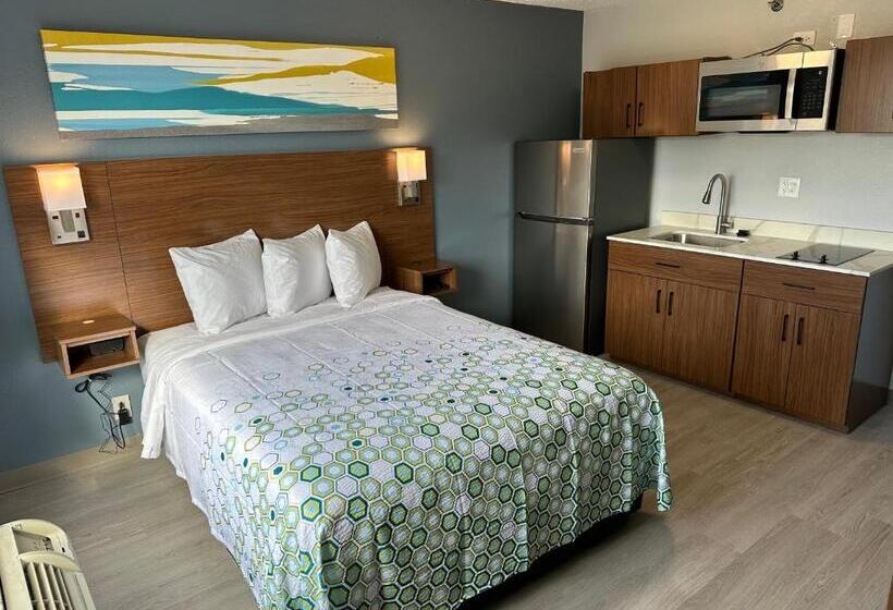 Люкс, Hometowne Studios By Red Roof Auburn Hills