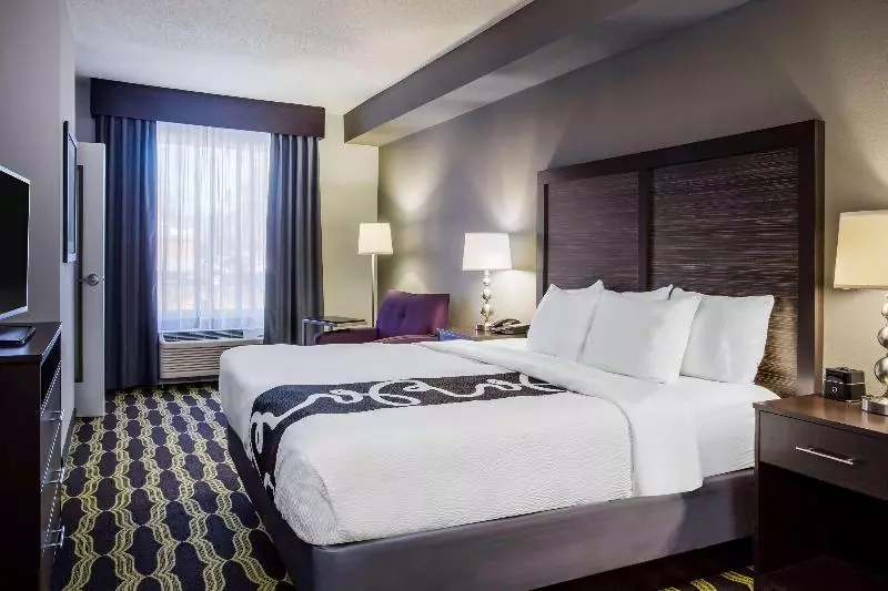اتاق لوکس با تخت بزرگ, La Quinta By Wyndham Lynchburg At Liberty Univ