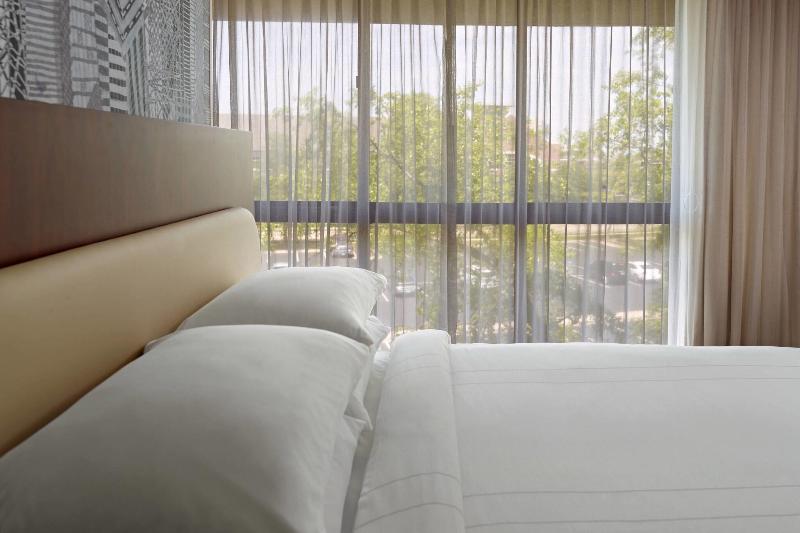 带大床的标准间, Marriott At The University Of Dayton