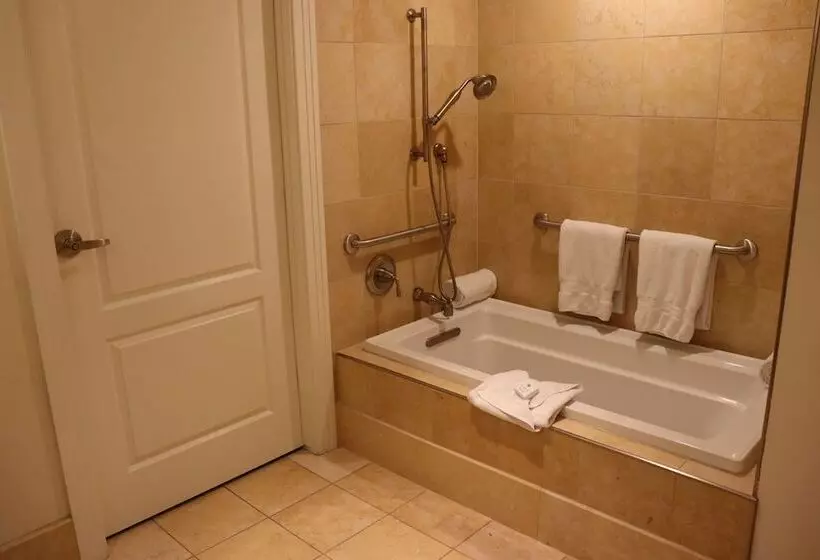 اتاق استاندارد, The Edgewater