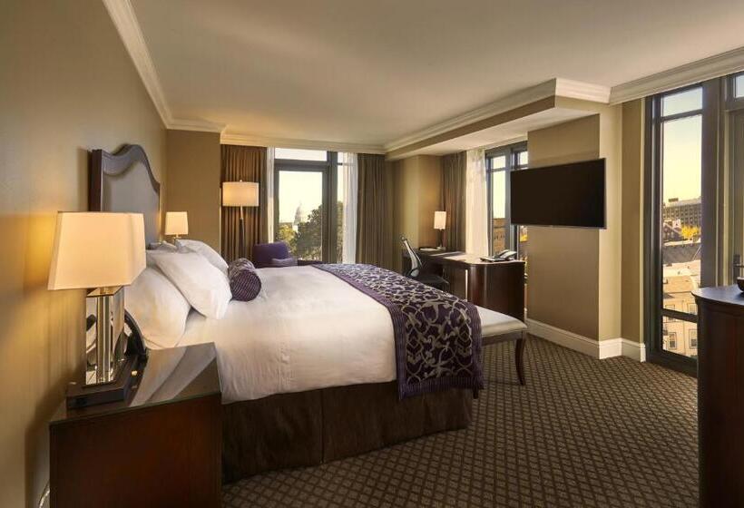 带大床的标准间, The Edgewater