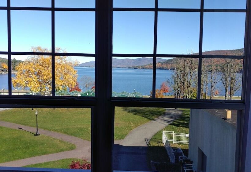 Camera Standard Vista Lago, Fort William Henry