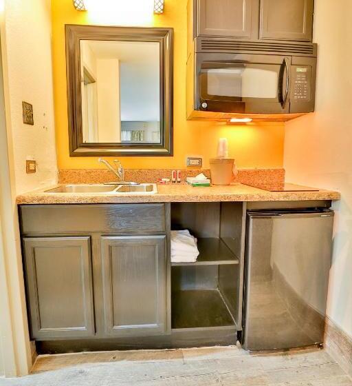 غرفة ديلوكس سرير كينج, Baymont By Wyndham Murfreesboro