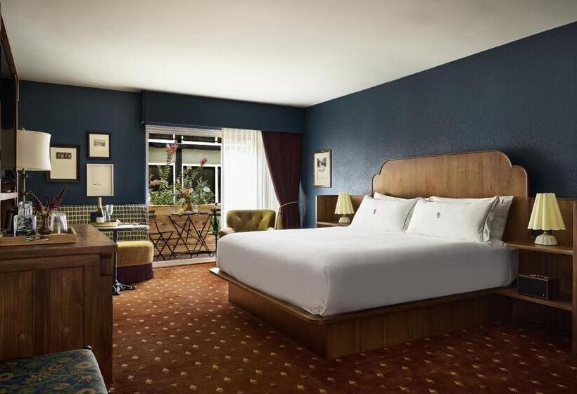 اتاق استاندارد, The Hotel Chalet At The Choo Choo