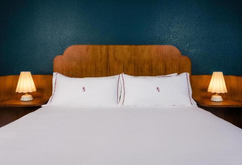 اتاق استاندارد, The Hotel Chalet At The Choo Choo