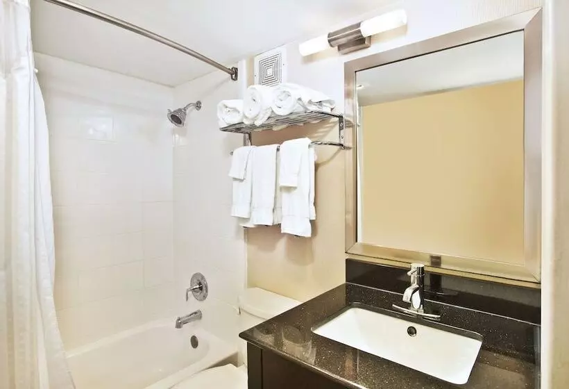 Standard-huone 2 Parivuodetta, Days Inn By Wyndham Plattsburgh