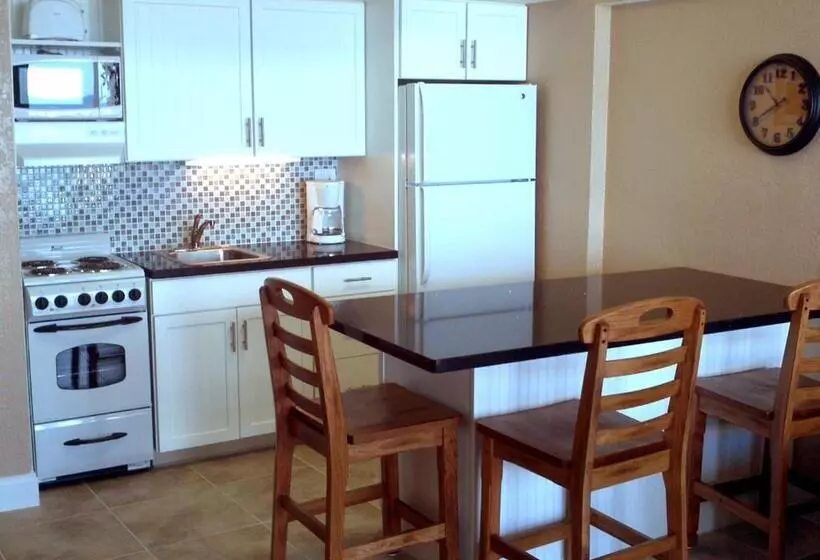 オーシャンビュースイート, Daytona Beach Hawaiian Inn