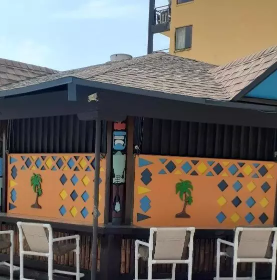 スタンダードスタジオ, Daytona Beach Hawaiian Inn