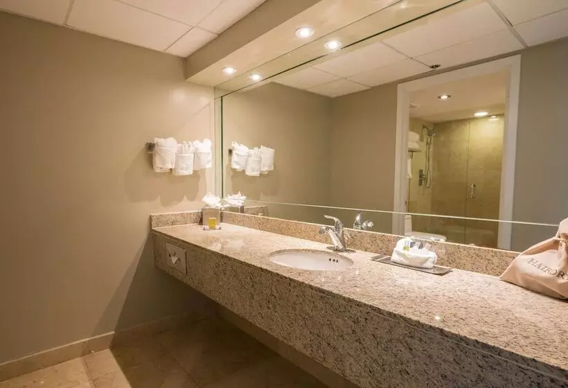 اتاق استاندارد با تخت دوبل و چشم‌انداز, Doubletree By Hilton Grand Hotel Biscayne Bay